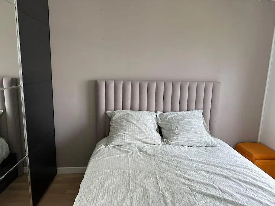 Cosy And Quiet T2 In 19 * Paris